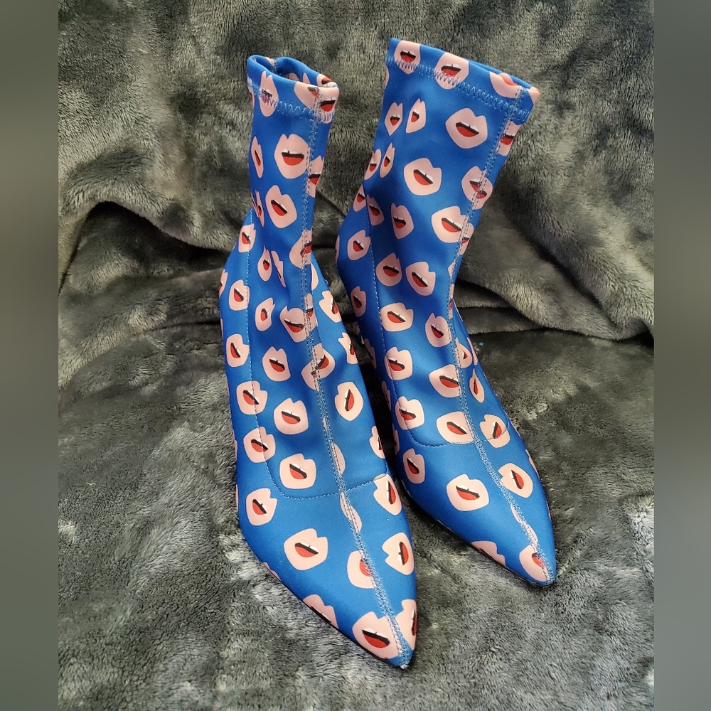 Zara Collections Basic Lips Bootie - image 1